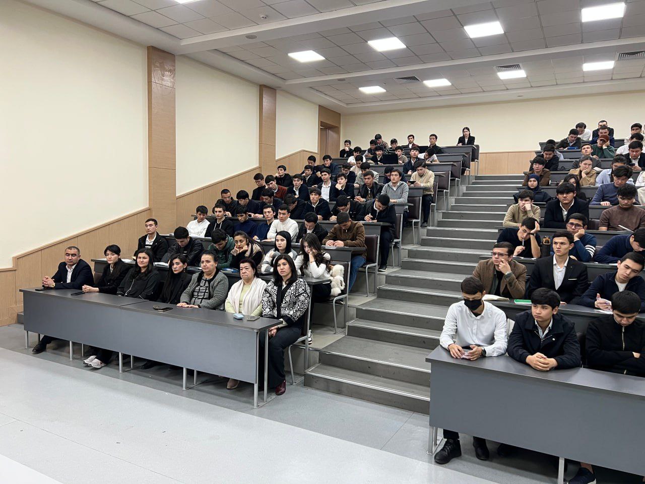 Toshkent arxitektura-qurilish universitetida “Yoshlarning manaviy-ahloqiy holatiga taʼsir koʻrsatuvchi huquqbuzarlik, giyohvandlik, axloqsizlik” kabi muommalarni bartaraf etishning samarali yoʻllari boʻyicha tadbir oʻtkazildi